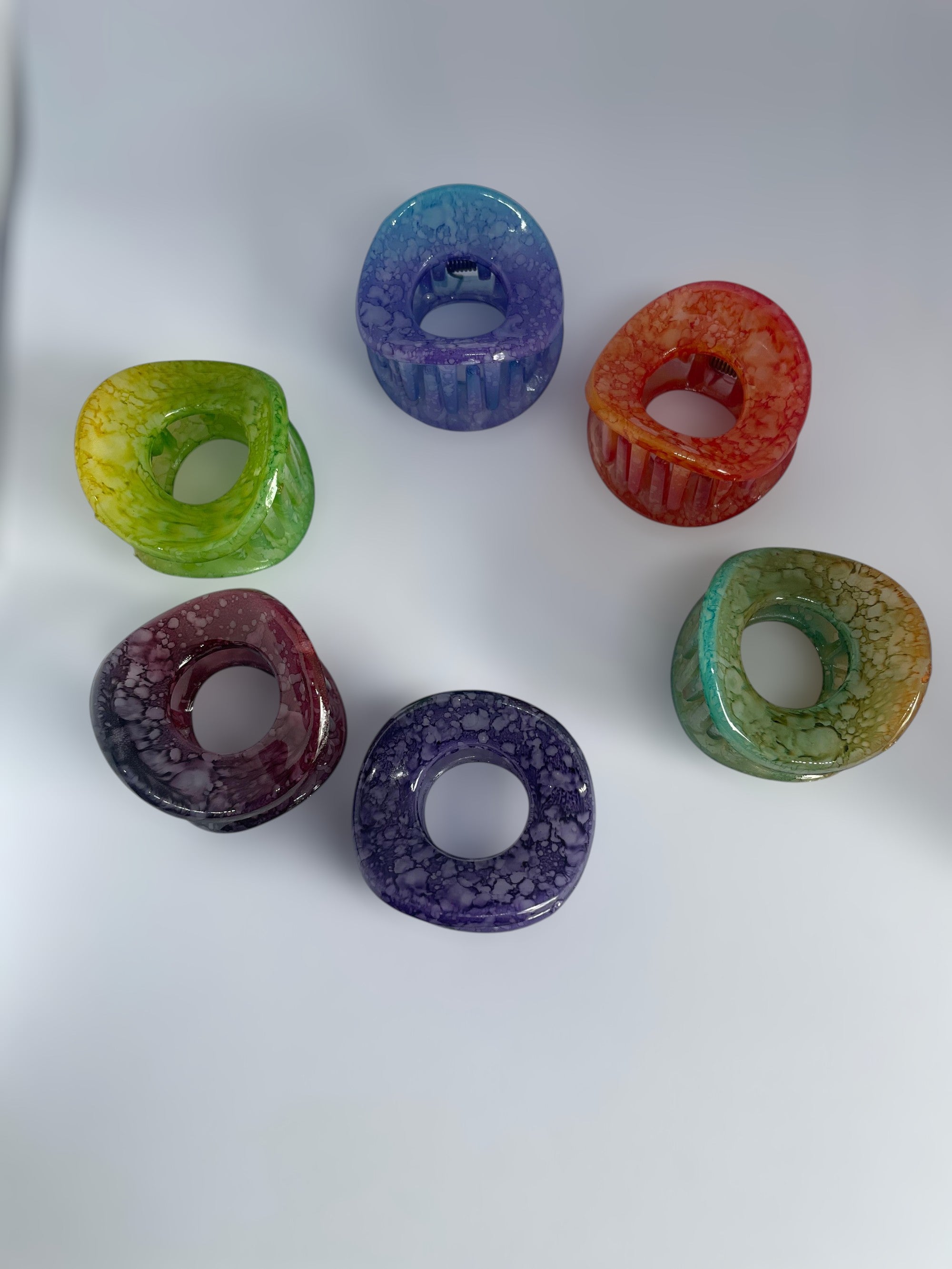 Marble Finish Circle Hair Clutcher